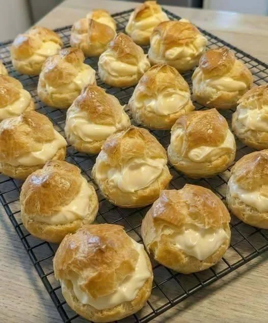 Custard-Filled Cream Puffs